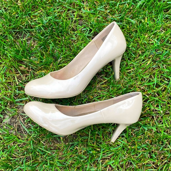 Predictions Shoes - 🟢5/$25 Predictions Shoes, Leather, Tan, 3” heel